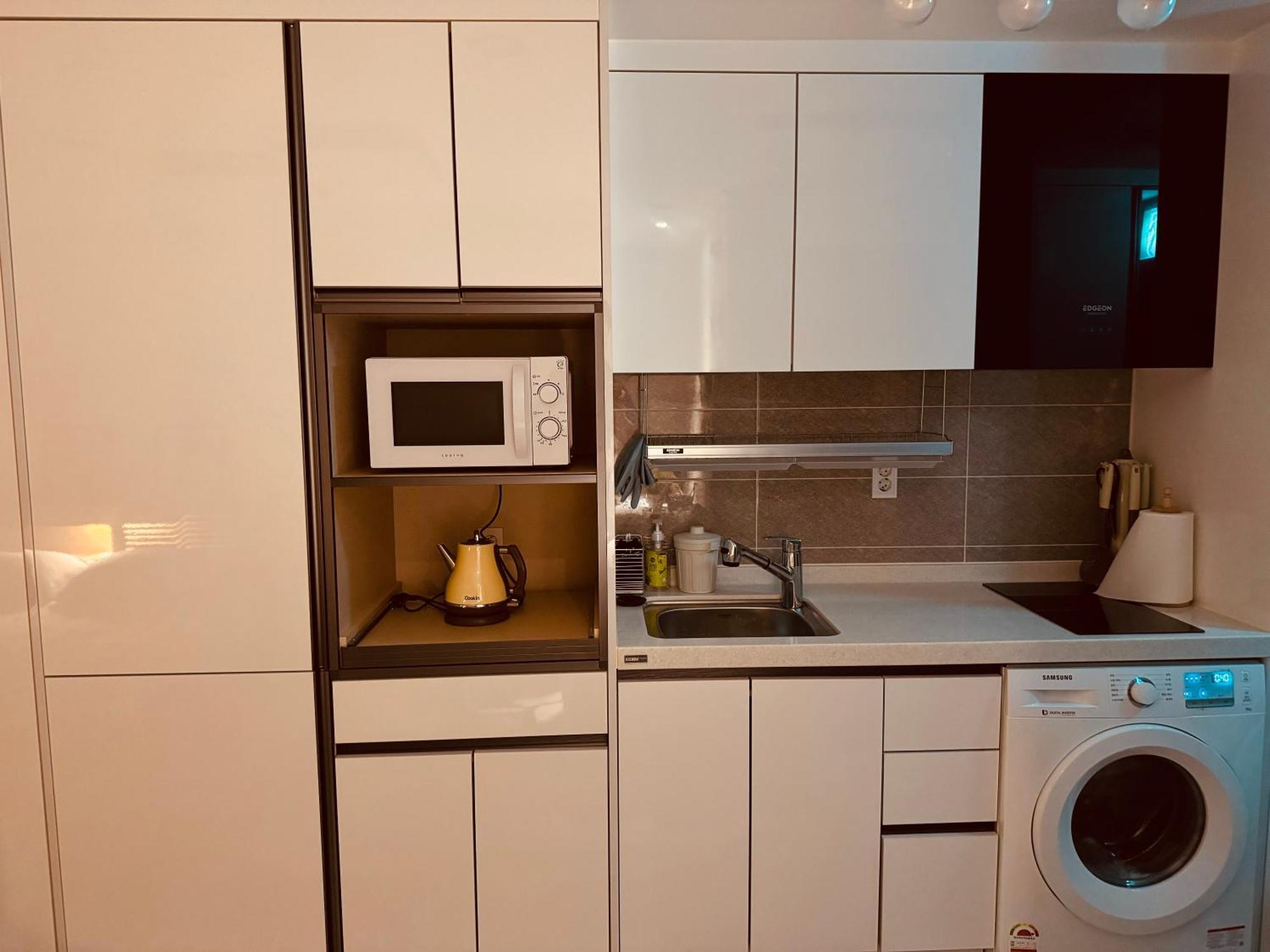 A Cozy House With Excellent Transportation Apartment Seoul